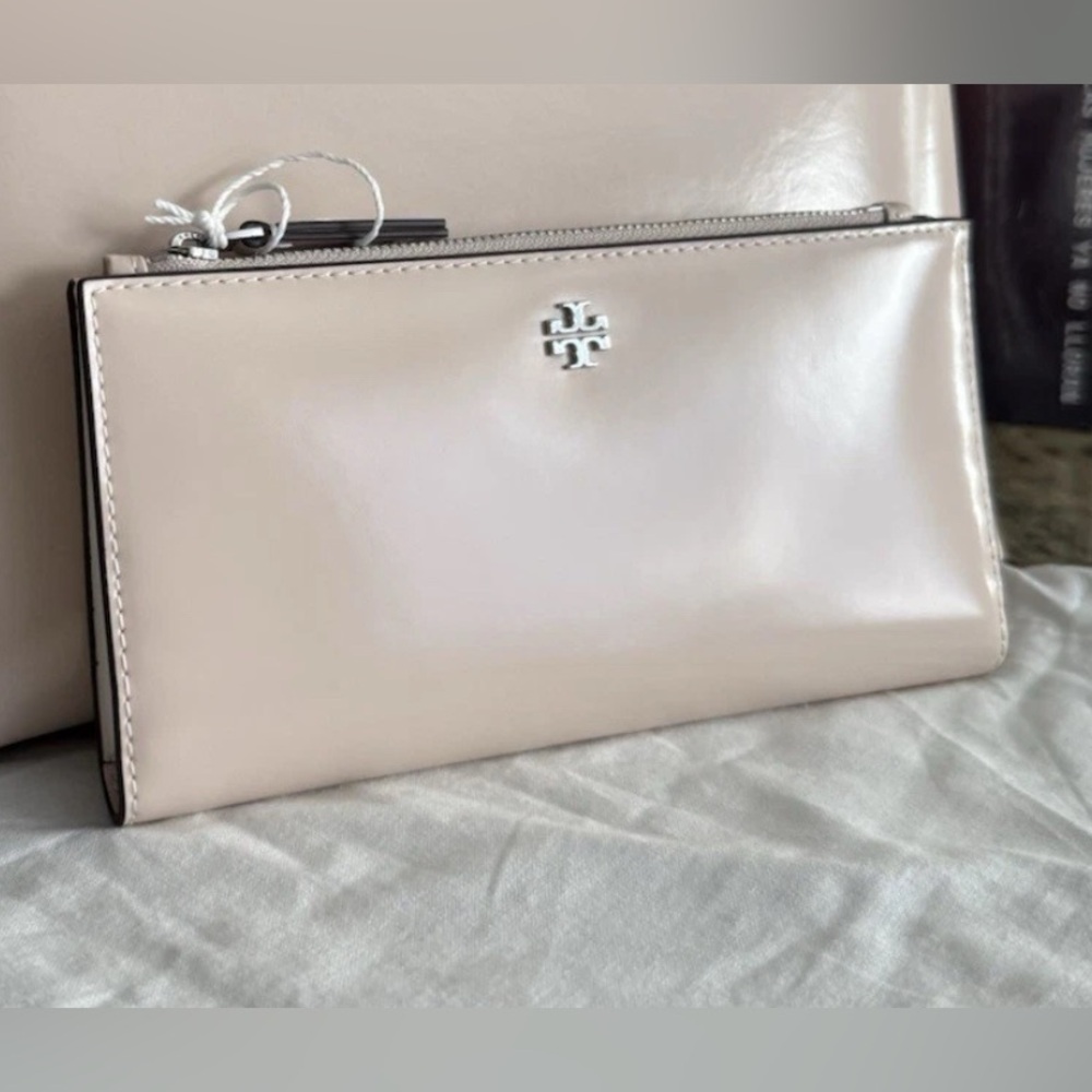 New Tory Burch bake flat Leather Wallet in soft pink